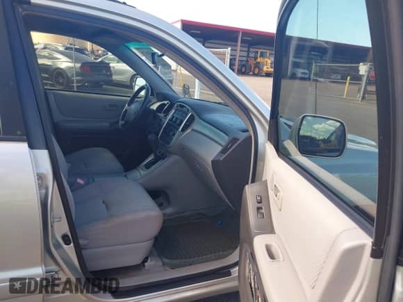 2004 Toyota Highlander с VIN JTEGD21A640086342, выставлен на аукционе IAAI как лот 43200675 с пробегом 118 982 миль миль и . История ставок и продаж доступна на DreamBid. Изображение 5.