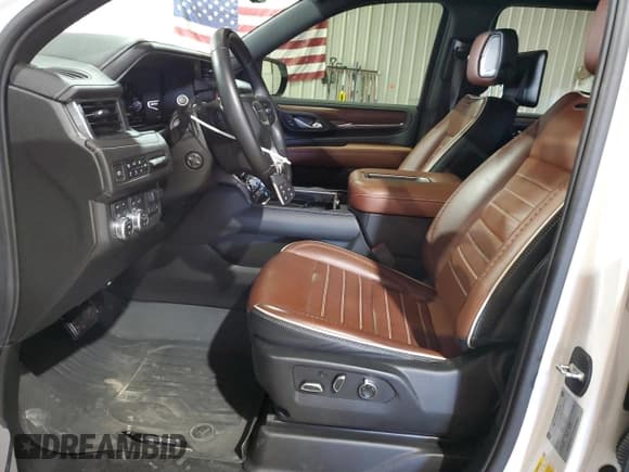 ✅ 2023 GMC Yukon XL Denali Ultimate • VIN: 1GKS2KKL9PR557408 • Lot: 86797575. Wystawiony na Copart z przebiegiem 30 238 mil. Bezpłatny archiwum sprzedaży aukcyjnych z USA i szczegółowy raport historii pojazdu na DreamBid. Zdjęcie 7.