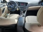 ✅ 2015 Kia Optima LX • VIN: KNAGM4A70F5530399 • Лот: 84230165. Опубликован ранее на Copart с пробегом 85 239 миль. Бесплатный доступ к архиву аукционных продаж из США и подробный отчёт об истории автомобиля на DreamBid. Изображение 8.