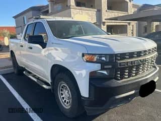 2021 Chevrolet Silverado 1500 Work Truck z VIN 1GCRYAEH2MZ114121, wystawiony jako Copart lot #62429555 z przebiegiem 104 343 mil mil oraz Czysty tytuł • Clean title. Historia ofert i sprzedaży dostępna na DreamBid. Obrazek 1.