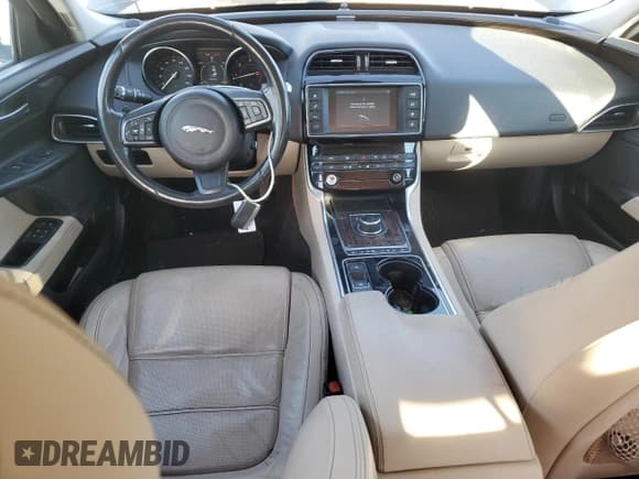 ✅ 2017 Jaguar XE 20d Prestige • VIN: SAJAE4BN6HA972747 • Лот: 85415574. Опубликован ранее на Copart с пробегом 80 870 миль. Бесплатный доступ к архиву аукционных продаж из США и подробный отчёт об истории автомобиля на DreamBid. Изображение 8.