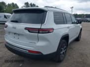 ✅ 2024 Jeep Grand Cherokee Limited • VIN: 1C4RJKBG5R8623414 • Lot: 43293911. Wystawiony na IAAI z przebiegiem 3 338 mil. Bezpłatny archiwum sprzedaży aukcyjnych z USA i szczegółowy raport historii pojazdu na DreamBid. Zdjęcie 4.