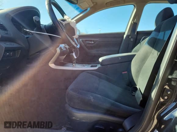 ✅ 2015 Nissan Altima 2.5 • VIN: 1N4AL3AP8FC470962 • Lot: 90668545. Listed on Copart with 139,997 mi. Free auction sales archive from the USA and detailed vehicle history report at DreamBid. Image 7.