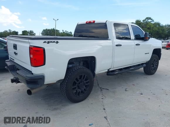 ✅ 2017 Chevrolet Silverado 2500HD Work Truck • VIN: 1GC1KUEY2HF229468 • Lot: 42615385. Wystawiony na IAAI z przebiegiem 88 472 mil. Bezpłatny archiwum sprzedaży aukcyjnych z USA i szczegółowy raport historii pojazdu na DreamBid. Zdjęcie 4.