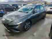 2025 Hyundai Elantra SEL Convenience z VIN KMHLS4DG3SU972172, wystawiony jako Copart lot #86272225 z przebiegiem 8 642 mil mil oraz Nie do naprawy • Non repairable. Historia ofert i sprzedaży dostępna na DreamBid. Obrazek 1.