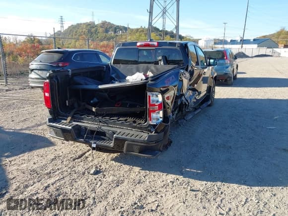 ✅ 2022 Chevrolet Colorado 4WD Z71 • VIN: 1GCGTDEN7N1137455 • Lot: 43539075. Wystawiony na IAAI z przebiegiem 59 773 mil. Bezpłatny archiwum sprzedaży aukcyjnych z USA i szczegółowy raport historii pojazdu na DreamBid. Zdjęcie 4.