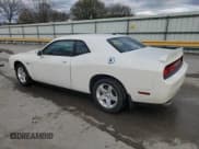 ✅ 2010 Dodge Challenger SE • VIN: 2B3CJ4DV1AH109718 • Lot: 81935284. Wystawiony na Copart z przebiegiem 132 476 mil. Bezpłatny archiwum sprzedaży aukcyjnych z USA i szczegółowy raport historii pojazdu na DreamBid. Zdjęcie 2.