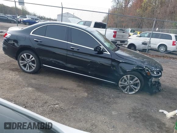 ✅ 2018 Mercedes-Benz C 300 • VIN: WDDWF4KB9JR413830 • Lot: 41938545. Listed on IAAI with 48,385 mi. Free auction sales archive from the USA and detailed vehicle history report at DreamBid. Image 13.