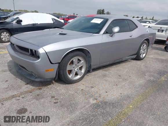 ✅ 2013 Dodge Challenger SXT • VIN: 2C3CDYAG7DH611273 • Lot: 41638740. Wystawiony na IAAI z przebiegiem Nie podano. Bezpłatny archiwum sprzedaży aukcyjnych z USA i szczegółowy raport historii pojazdu na DreamBid. Zdjęcie 2.