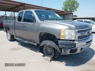 ✅ 2013 Chevrolet Silverado 1500 LS • VIN: 1GCRKREA1DZ140244 • Лот: 43077163. Опубликован ранее на IAAI с пробегом Не указан. Бесплатный доступ к архиву аукционных продаж из США и подробный отчёт об истории автомобиля на DreamBid. Изображение 1.