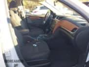 ✅ 2016 Chevrolet Traverse LT • VIN: 1GNKVGKD6GJ245738 • Lot: 43466703. Wystawiony na IAAI z przebiegiem 111 617 mil. Bezpłatny archiwum sprzedaży aukcyjnych z USA i szczegółowy raport historii pojazdu na DreamBid. Zdjęcie 5.