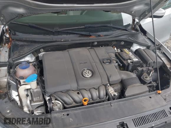 ✅ 2013 Volkswagen Passat Wolfsburg Edition • VIN: 1VWAH7A3XDC042630 • Лот: 42944119. Опубликован ранее на IAAI с пробегом 170 816 миль. Бесплатный доступ к архиву аукционных продаж из США и подробный отчёт об истории автомобиля на DreamBid. Изображение 10.