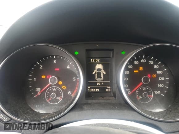 ✅ 2013 Volkswagen Golf TDI w/Sunroof & Nav • VIN: WVWNM7AJ0DW122323 • Lot: 84024095. Listed on Copart with 134,739 mi. Free auction sales archive from the USA and detailed vehicle history report at DreamBid. Image 9.