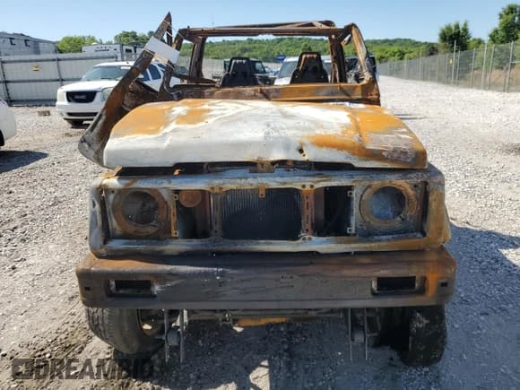 ✅ 1992 Suzuki Samurai • VIN: JS4JC31CXN4100495 • Lot: 55679875. Wystawiony na Copart z przebiegiem Nie podano. Bezpłatny archiwum sprzedaży aukcyjnych z USA i szczegółowy raport historii pojazdu na DreamBid. Zdjęcie 5.