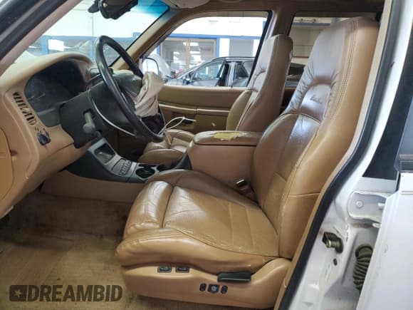 ✅ 1996 Ford Explorer XL • VIN: 1FMDU34X8TUA96063 • Лот: 81673775. Опубликован ранее на Copart с пробегом 221 462 миль. Бесплатный доступ к архиву аукционных продаж из США и подробный отчёт об истории автомобиля на DreamBid. Изображение 7.