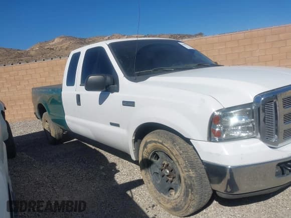 ✅ 2006 Ford F-250 XL • VIN: 1FTSX20P16EC43499 • Лот: 43549631. Опубликован ранее на IAAI с пробегом 329 135 миль. Бесплатный доступ к архиву аукционных продаж из США и подробный отчёт об истории автомобиля на DreamBid. Изображение 13.