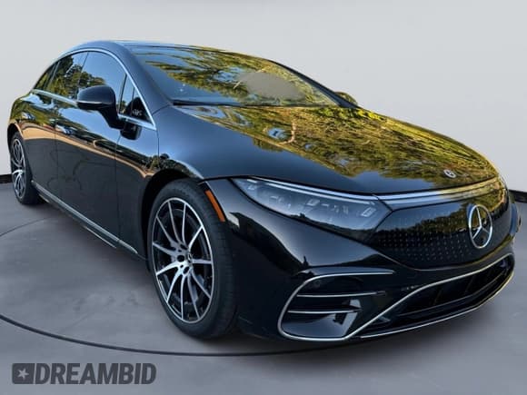 ✅ 2022 Mercedes-Benz EQS 450+ • VIN: W1KCG2DB1NA018322 • Лот: 86259235. Опубликован ранее на Copart с пробегом 61 527 миль. Бесплатный доступ к архиву аукционных продаж из США и подробный отчёт об истории автомобиля на DreamBid. Изображение 2.