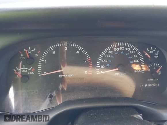 ✅ 1998 Dodge 1500 • VIN: 1B7HC13Y6WJ134063 • Lot: 43302286. Wystawiony na IAAI z przebiegiem 188 374 mil. Bezpłatny archiwum sprzedaży aukcyjnych z USA i szczegółowy raport historii pojazdu na DreamBid. Zdjęcie 7.