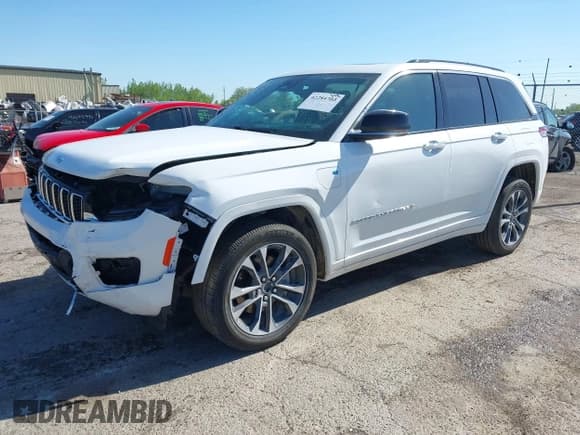 ✅ 2023 Jeep Grand Cherokee Overland • VIN: 1C4RJYD67P8791530 • Lot: 42284763. Listed on IAAI with 21,017 mi. Free auction sales archive from the USA and detailed vehicle history report at DreamBid. Image 19.
