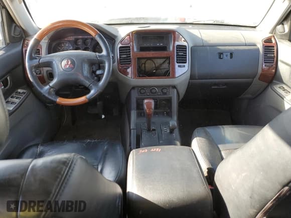 ✅ 2003 Mitsubishi Montero Limited • VIN: JA4NW51S23J039876 • Лот: 88539975. Опубликован ранее на Copart с пробегом 181 008 миль. Бесплатный доступ к архиву аукционных продаж из США и подробный отчёт об истории автомобиля на DreamBid. Изображение 8.