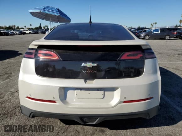 ✅ 2011 Chevrolet Volt • VIN: 1G1RD6E44BU102240 • Lot: 92237405. Wystawiony na Copart z przebiegiem Nie podano. Bezpłatny archiwum sprzedaży aukcyjnych z USA i szczegółowy raport historii pojazdu na DreamBid. Zdjęcie 6.