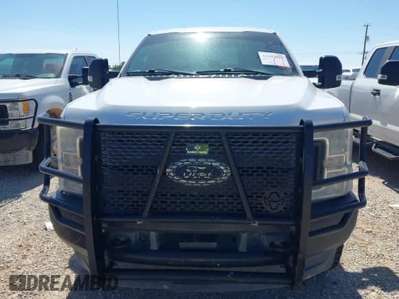 ✅ 2017 Ford F-250 XLT • VIN: 1FT7X2B68HEF18251 • Lot: 43143369. Listed on IAAI with 143,521 mi. Free auction sales archive from the USA and detailed vehicle history report at DreamBid. Image 12.