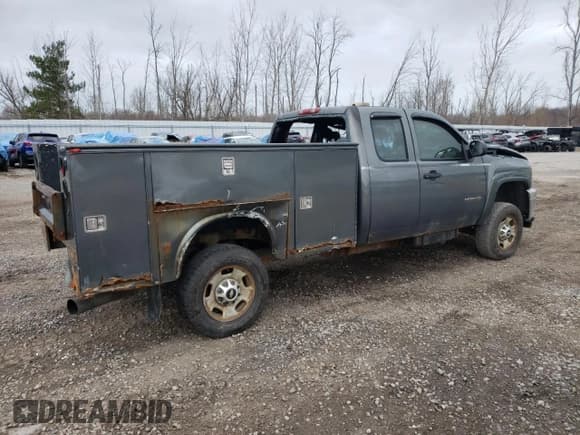 ✅ 2011 Chevrolet Silverado 2500HD • VIN: 1GB2KVCL6BZ180125 • Лот: 49629015. Опубликован ранее на Copart с пробегом Не указан. Бесплатный доступ к архиву аукционных продаж из США и подробный отчёт об истории автомобиля на DreamBid. Изображение 3.
