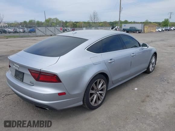 ✅ 2016 Audi A7 Prestige • VIN: WAU2GAFC6GN007637 • Lot: 42084141. Wystawiony na IAAI z przebiegiem 131 213 mil. Bezpłatny archiwum sprzedaży aukcyjnych z USA i szczegółowy raport historii pojazdu na DreamBid. Zdjęcie 4.