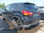 ✅ 2017 Mitsubishi Outlander SE • VIN: JA4AR3AW2HZ025255 • Lot: 42377009. Wystawiony na IAAI z przebiegiem 60 887 mil. Bezpłatny archiwum sprzedaży aukcyjnych z USA i szczegółowy raport historii pojazdu na DreamBid. Zdjęcie 6.