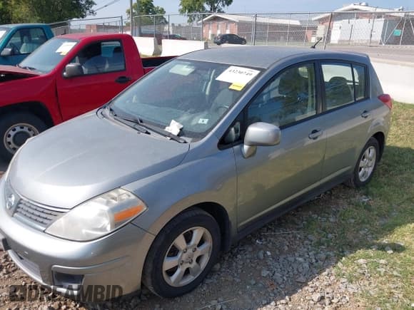 ✅ 2008 Nissan Versa S • VIN: 3N1BC13E68L395185 • Lot: 43230749. Listed on IAAI with 173,528 mi. Free auction sales archive from the USA and detailed vehicle history report at DreamBid. Image 2.