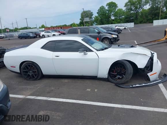 2015 Dodge Challenger R/T Plus with VIN 2C3CDZBT6FH855680, listed as a IAAI auction lot 42233944 with 141,371 mi miles and . Bid and sale history available at DreamBid. Image 13.