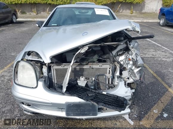 ✅ 2001 Mercedes-Benz SLK 230 Kompressor • VIN: WDBKK49F21F184632 • Lot: 41746350. Listed on IAAI with 130,281 mi. Free auction sales archive from the USA and detailed vehicle history report at DreamBid. Image 12.