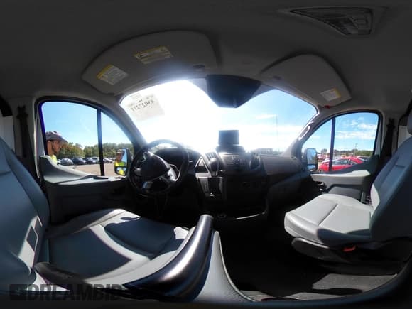 ✅ 2017 Ford Transit • VIN: 1FTBW1YM3HKB33257 • Lot: 43027211. Wystawiony na IAAI z przebiegiem 115 486 mil. Bezpłatny archiwum sprzedaży aukcyjnych z USA i szczegółowy raport historii pojazdu na DreamBid. Zdjęcie 18.