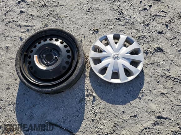 ✅ 2018 Nissan Versa S Plus • VIN: 3N1CN7AP9JL801617 • Lot: 84981385. Wystawiony na Copart z przebiegiem 41 811 mil. Bezpłatny archiwum sprzedaży aukcyjnych z USA i szczegółowy raport historii pojazdu na DreamBid. Zdjęcie 12.