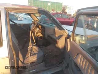 1994 Dodge Dakota z VIN 1B7GL23X6RS612067, wystawiony jako IAAI lot #41196975 z przebiegiem 186 743 mil mil oraz . Historia ofert i sprzedaży dostępna na DreamBid. Obrazek 5.