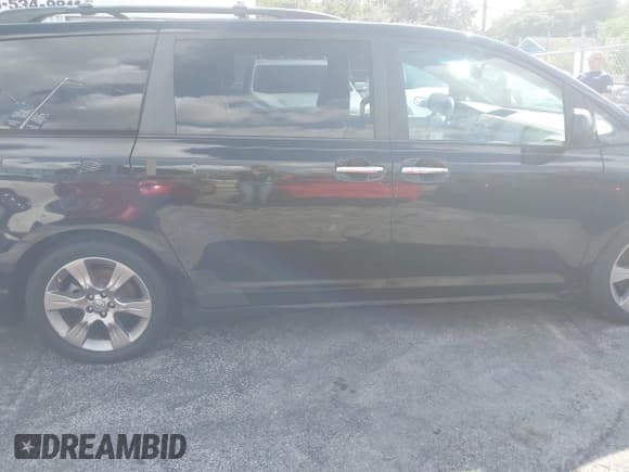 ✅ 2014 Toyota Sienna SE • VIN: 5TDXK3DC1ES446094 • Lot: 43616387. Listed on IAAI with 148,346 mi. Free auction sales archive from the USA and detailed vehicle history report at DreamBid. Image 13.