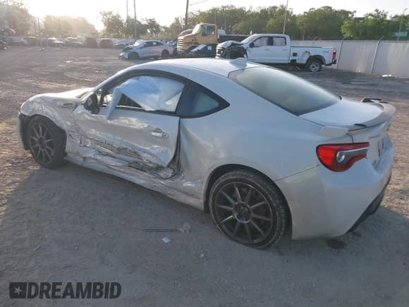 ✅ 2020 Subaru BRZ Limited • VIN: JF1ZCAC13L9701484 • Lot: 41954024. Listed on IAAI with 76,665 mi. Free auction sales archive from the USA and detailed vehicle history report at DreamBid. Image 3.