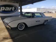 ✅ 1963 Ford Thunderbird • VIN: 3Y83Z163046 • Lot: 85165235. Wystawiony na Copart z przebiegiem 62 114 mil. Bezpłatny archiwum sprzedaży aukcyjnych z USA i szczegółowy raport historii pojazdu na DreamBid. Zdjęcie 1.