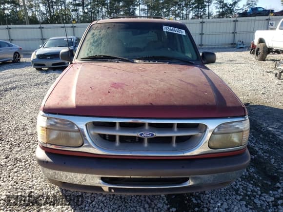 ✅ 1997 Ford Explorer XL • VIN: 1FMDU32E7VZB27827 • Lot: 88686485. Wystawiony na Copart z przebiegiem 237 485 mil. Bezpłatny archiwum sprzedaży aukcyjnych z USA i szczegółowy raport historii pojazdu na DreamBid. Zdjęcie 5.