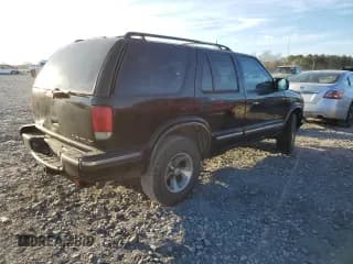 ✅ 1999 Chevrolet Blazer LS • VIN: 1GNCS13W7X2131753 • Lot: 46428975. Wystawiony na Copart z przebiegiem 161 307 mil. Bezpłatny archiwum sprzedaży aukcyjnych z USA i szczegółowy raport historii pojazdu na DreamBid. Zdjęcie 3.