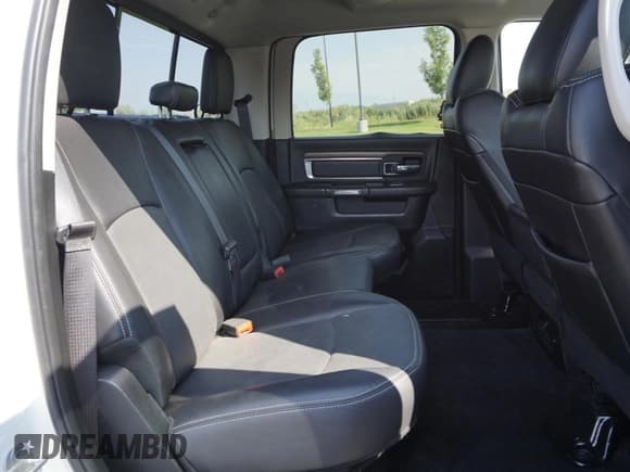 ✅ 2017 Ram 2500 • VIN: 3C6UR5KJ3HG676158 • Lot: 83428014. Wystawiony na Copart z przebiegiem 102 336 mil. Bezpłatny archiwum sprzedaży aukcyjnych z USA i szczegółowy raport historii pojazdu na DreamBid. Zdjęcie 6.