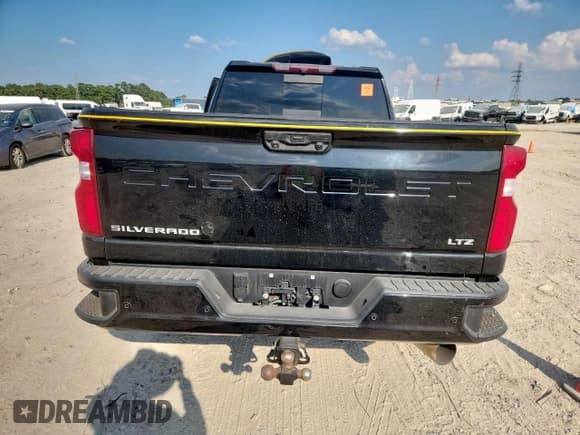 ✅ 2021 Chevrolet Silverado 2500HD LTZ • VIN: 1GC4YPEY0MF153434 • Lot: 81090355. Wystawiony na Copart z przebiegiem 200 219 mil. Bezpłatny archiwum sprzedaży aukcyjnych z USA i szczegółowy raport historii pojazdu na DreamBid. Zdjęcie 6.