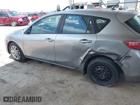 ✅ 2012 Mazda 3 i Touring • VIN: JM1BL1L80C1657466 • Lot: 42505399. Wystawiony na IAAI z przebiegiem 115 803 mil. Bezpłatny archiwum sprzedaży aukcyjnych z USA i szczegółowy raport historii pojazdu na DreamBid. Zdjęcie 6.