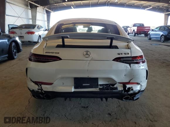 ✅ 2023 Mercedes-Benz AMG GT 53 • VIN: W1K7X6BB1PA054896 • Lot: 49895675. Wystawiony na Copart z przebiegiem 6 126 mil. Bezpłatny archiwum sprzedaży aukcyjnych z USA i szczegółowy raport historii pojazdu na DreamBid. Zdjęcie 6.