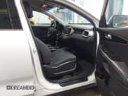 ✅ 2016 Kia Sorento LX • VIN: 5XYPGDA38GG081912 • Лот: 43265575. Опубликован ранее на IAAI с пробегом 81 102 миль. Бесплатный доступ к архиву аукционных продаж из США и подробный отчёт об истории автомобиля на DreamBid. Изображение 5.