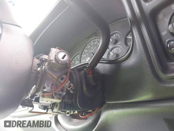 2002 Chevrolet Silverado 1500 LS with VIN 1GCEK14T32Z255752, listed as a IAAI auction lot 42347450 with 145,616 mi miles and . Bid and sale history available at DreamBid. Image 18.