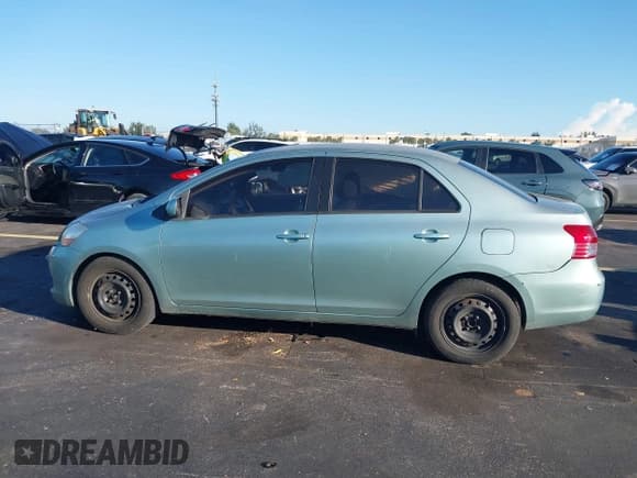 ✅ 2010 Toyota Yaris • VIN: JTDBT4K37A1361221 • Лот: 43522896. Опубликован ранее на IAAI с пробегом 234 249 миль. Бесплатный доступ к архиву аукционных продаж из США и подробный отчёт об истории автомобиля на DreamBid. Изображение 14.