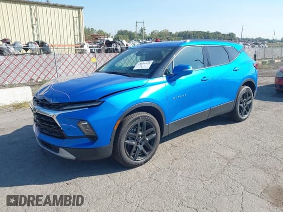 ✅ 2024 Chevrolet Blazer LT • VIN: 3GNKBDR44RS161108 • Lot: 43226510. Wystawiony na IAAI z przebiegiem 17 963 mil. Bezpłatny archiwum sprzedaży aukcyjnych z USA i szczegółowy raport historii pojazdu na DreamBid. Zdjęcie 17.