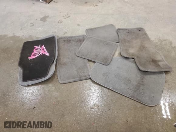 ✅ 2001 Mercury Mountaineer • VIN: 4M2ZU86P51UJ01568 • Lot: 81923284. Listed on Copart with 150,079 mi. Free auction sales archive from the USA and detailed vehicle history report at DreamBid. Image 13.