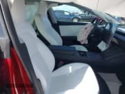 ✅ 2024 Tesla Model 3 • VIN: 5YJ3E1EA4RF858852 • Lot: 41879525. Wystawiony na IAAI z przebiegiem 7 617 mil. Bezpłatny archiwum sprzedaży aukcyjnych z USA i szczegółowy raport historii pojazdu na DreamBid. Zdjęcie 5.